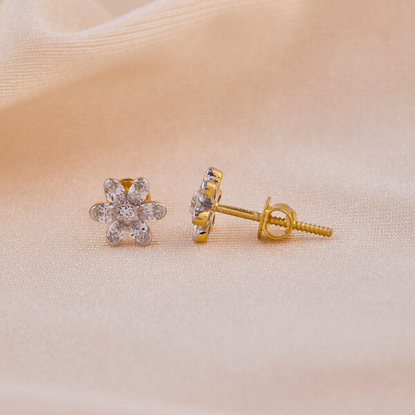 Daisy Whisper Studs