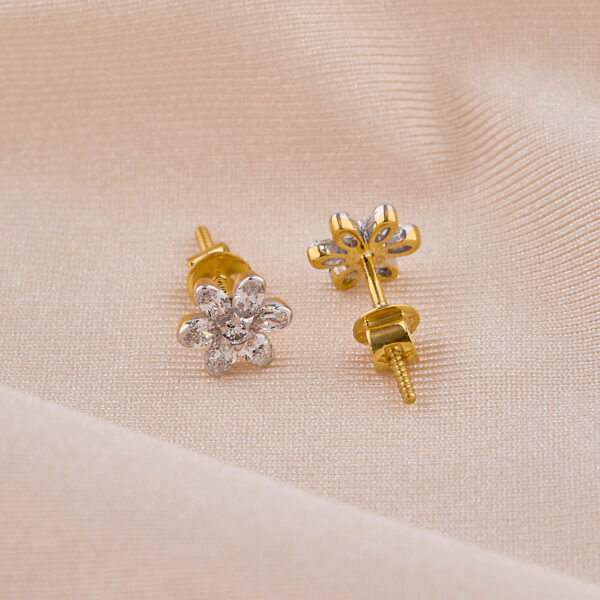 Daisy Whisper Studs