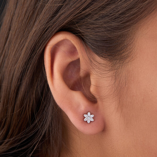 Daisy Whisper Studs
